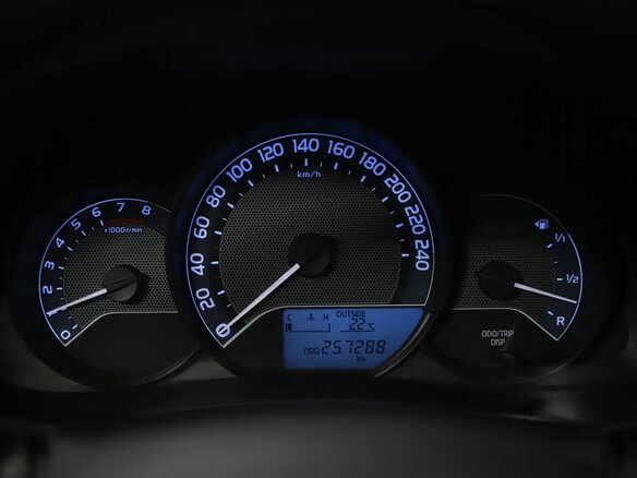 2013 Toyota Corolla XI (E160, E170, E180), серый, 1120000 рублей - вид 15