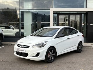 2013 Hyundai Solaris I, белый, 709000 рублей, вид 1