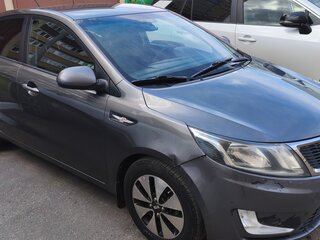 2013 Kia Rio 5-speed III, серый, 760000 рублей, вид 1