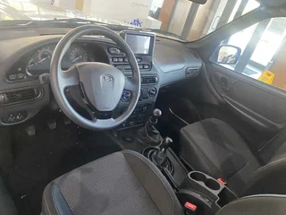 2026 Lada (ВАЗ) Niva Travel I Рестайлинг, серебристый, 1799000 рублей, вид 4