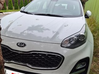 2018 Kia Sportage IV Рестайлинг, белый, 1950000 рублей, вид 1
