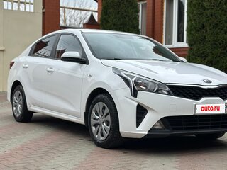 2021 Kia Rio IV Рестайлинг, белый, 1450000 рублей, вид 1