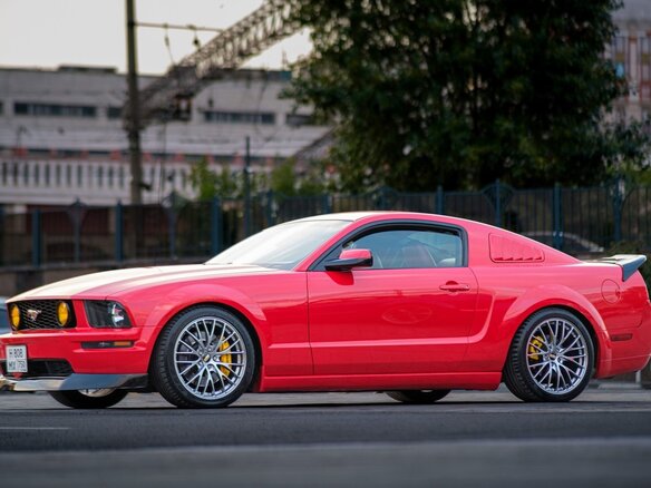 2005 Ford Mustang V, пурпурный, 3300000 рублей - вид 9