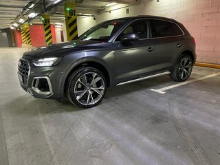 2022 Audi Q5 45 TFSI II (FY) Рестайлинг, серый, 4400000 рублей, вид 3