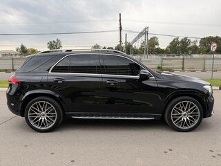 2021 Mercedes-Benz GLE 300 d II (V167), чёрный, 6999999 рублей, вид 4