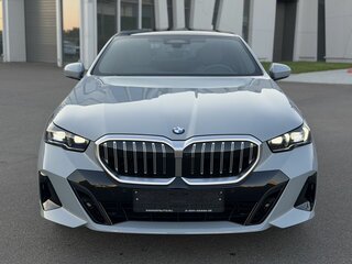 2025 BMW 5 серии 530i xDrive VIII (G60/G61/G68), серый, 8400000 рублей, вид 2