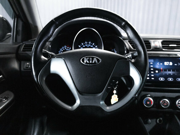 2015 Kia Rio III Рестайлинг, чёрный, 900000 рублей - вид 12