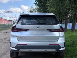 2025 BMW iX1 eDrive 25L, серебристый, 4000000 рублей, вид 5