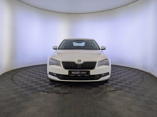 2019 Skoda Superb III, белый, 2450000 рублей, вид 2