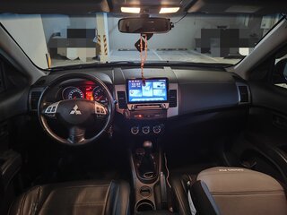 2010 Mitsubishi Outlander II Рестайлинг, чёрный, 999999 рублей, вид 4