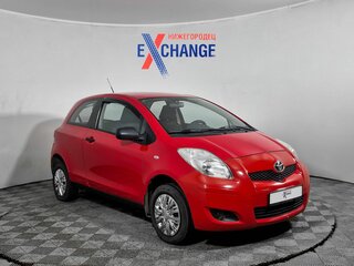 2010 Toyota Yaris II Рестайлинг, красный, 492000 рублей, вид 3