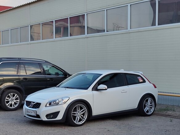 2011 Volvo C30 I Рестайлинг, белый, 800000 рублей - вид 9
