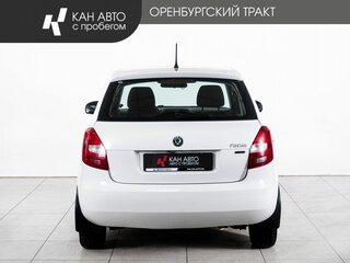 2011 Skoda Fabia II Рестайлинг, белый, 494000 рублей, вид 4