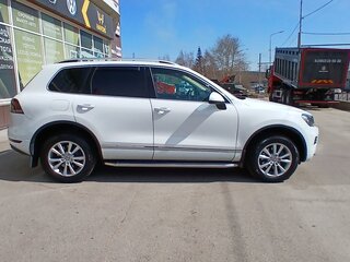 2013 Volkswagen Touareg II, белый, 2290000 рублей, вид 3