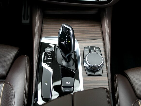 2018 BMW 5 серии 530d xDrive VII (G30/G31/G38), синий, 3650000 рублей - вид 14