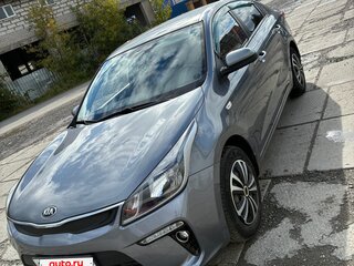 2018 Kia Rio IV, серый, 1190000 рублей, вид 1