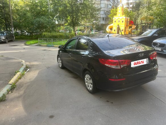 2015 Kia Rio III Рестайлинг, чёрный, 540000 рублей - вид 5