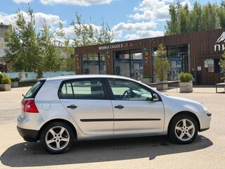 2003 Volkswagen Golf V, серебристый, 450000 рублей, вид 4