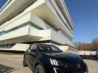 2022 Peugeot 2008 II, чёрный, 2100000 рублей, вид 2