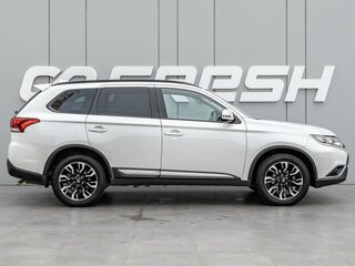 2021 Mitsubishi Outlander III Рестайлинг 3, белый, 2290000 рублей, вид 5