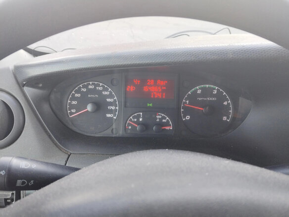 2013 Iveco Daily, красный, 1650000 рублей - вид 9