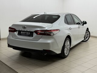 2020 Toyota Camry VIII (XV70), белый, 3020000 рублей, вид 4