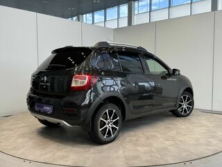 2015 Renault Sandero Stepway II, чёрный, 850000 рублей, вид 5