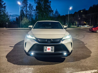 2021 Toyota Harrier IV (XU80), белый, 4000000 рублей, вид 3