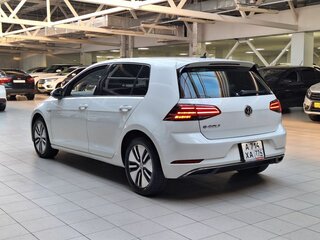 2017 Volkswagen e-Golf VII, белый, 1900000 рублей, вид 5