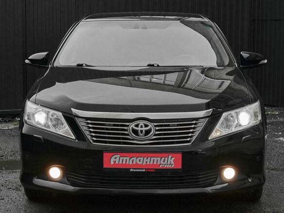 2013 Toyota Camry VII (XV50), чёрный, 1720000 рублей - вид 2