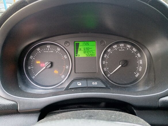 2011 Skoda Fabia II Рестайлинг, красный, 650000 рублей - вид 5
