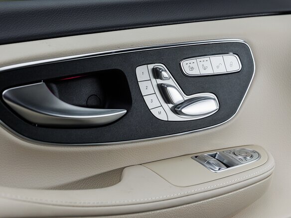2026 Mercedes-Benz V-Класс Extra Long 300 d экстра длинный III (W447) Рестайлинг 2, чёрный, 14570000 рублей - вид 21