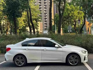2022 BMW 1 серии 120i III (F52) Рестайлинг, белый, 1273000 рублей, вид 4