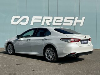 2018 Toyota Camry VIII (XV70), белый, 2299000 рублей, вид 2