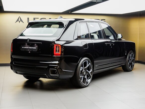 2026 Rolls-Royce Cullinan Black Badge I Рестайлинг (Series II), чёрный, 73670000 рублей - вид 8