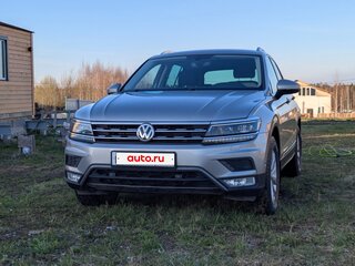 2017 Volkswagen Tiguan II, серебристый, 2440000 рублей, вид 1