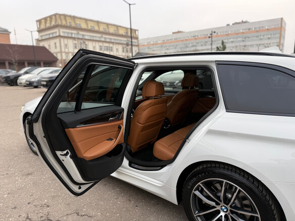 2023 BMW 5 серии 520d xDrive VII (G30/G31/G38) Рестайлинг, белый, 7500000 рублей - вид 7