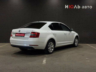2020 Skoda Octavia III (A7) Рестайлинг, белый, 1300000 рублей, вид 5