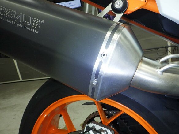 2023 KTM 890 SMT, чёрный, 1077000 рублей - вид 6