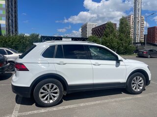 2017 Volkswagen Tiguan II, белый, 2410000 рублей, вид 2