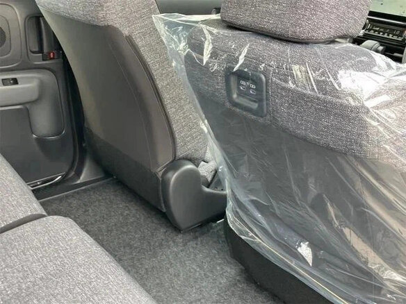 2023 Toyota Sienta III, голубой - вид 25