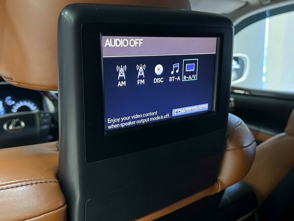 2012 Lexus LX 570 III Рестайлинг, белый, 4190000 рублей - вид 29