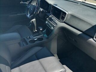 2018 Kia Sportage IV Рестайлинг, белый, 2800000 рублей, вид 5