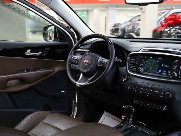 2017 Kia Sorento III Prime, белый, 2490000 рублей - вид 13