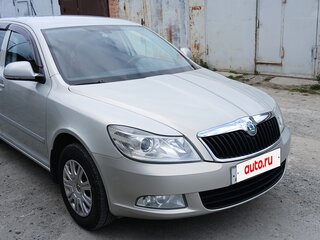 2013 Skoda Octavia II (A5) Рестайлинг, серый, 1050000 рублей, вид 4