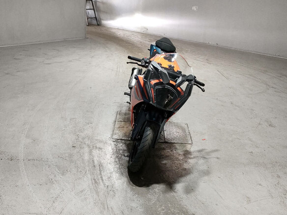 2022 KTM RC 390, оранжевый, 530000 рублей - вид 2