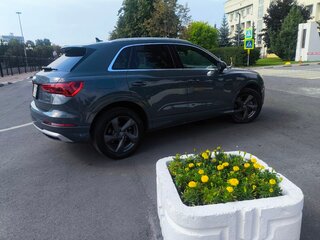 2020 Audi Q3 45 TFSI II (F3), серый, 3100000 рублей, вид 4