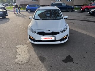 2017 Kia Ceed II Рестайлинг, белый, 900000 рублей, вид 2