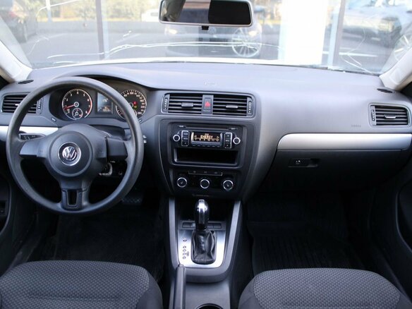 2013 Volkswagen Jetta VI, белый, 870000 рублей - вид 8