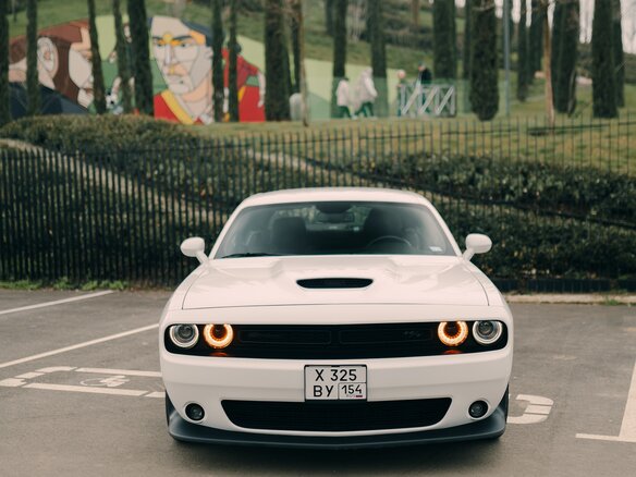 2022 Dodge Challenger R__T III Рестайлинг 2, белый, 10000000 рублей - вид 6